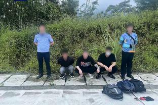 哈兰德本场数据：4射门2射正，2次错失进球，评分6.1全队最低